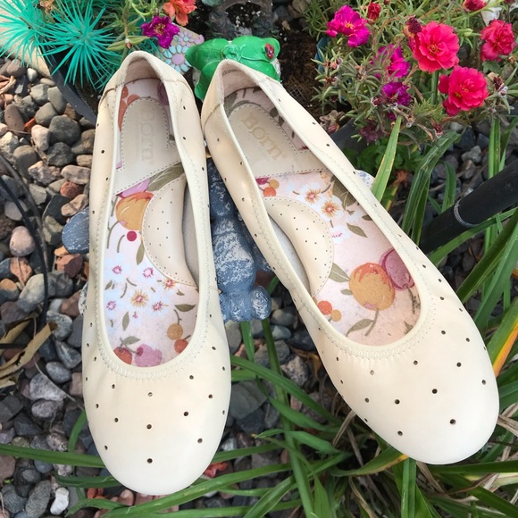 🍀🌸 Born perforated Ballet Flats🌸🍀 - Picture 5 of 8
